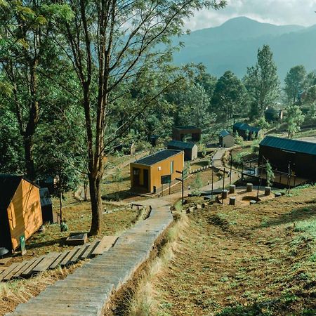 Bobocabin Gunung Mas, Puncak Hotel Tagalbato Kültér fotó