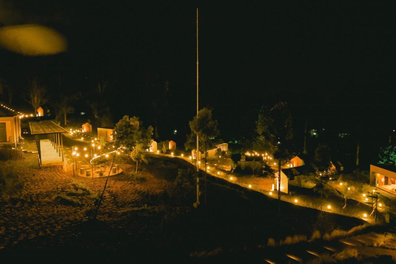 Bobocabin Gunung Mas, Puncak Hotel Tagalbato Kültér fotó