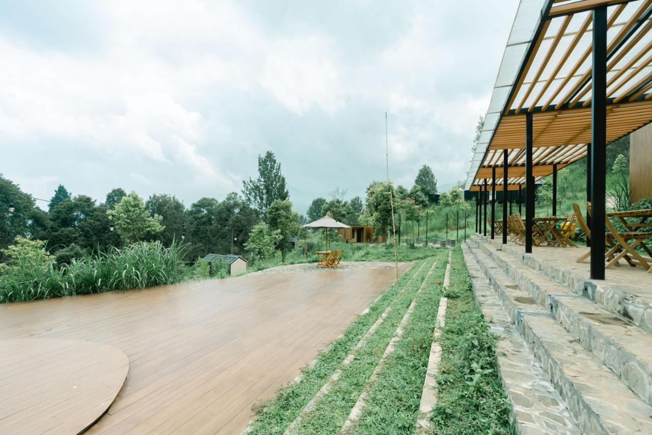 Bobocabin Gunung Mas, Puncak Hotel Tagalbato Kültér fotó