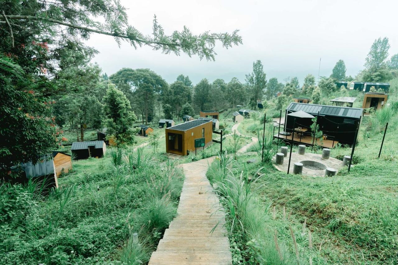 Bobocabin Gunung Mas, Puncak Hotel Tagalbato Kültér fotó