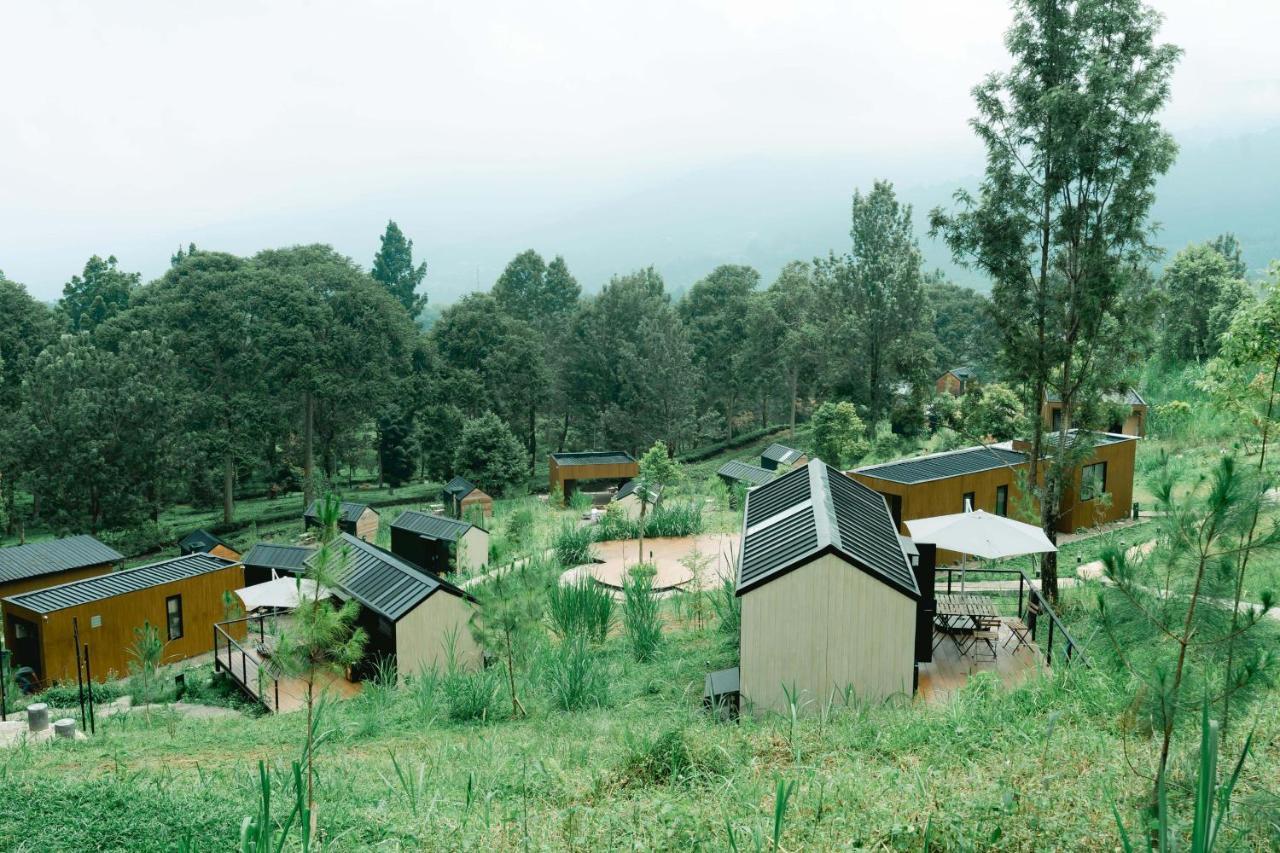 Bobocabin Gunung Mas, Puncak Hotel Tagalbato Kültér fotó